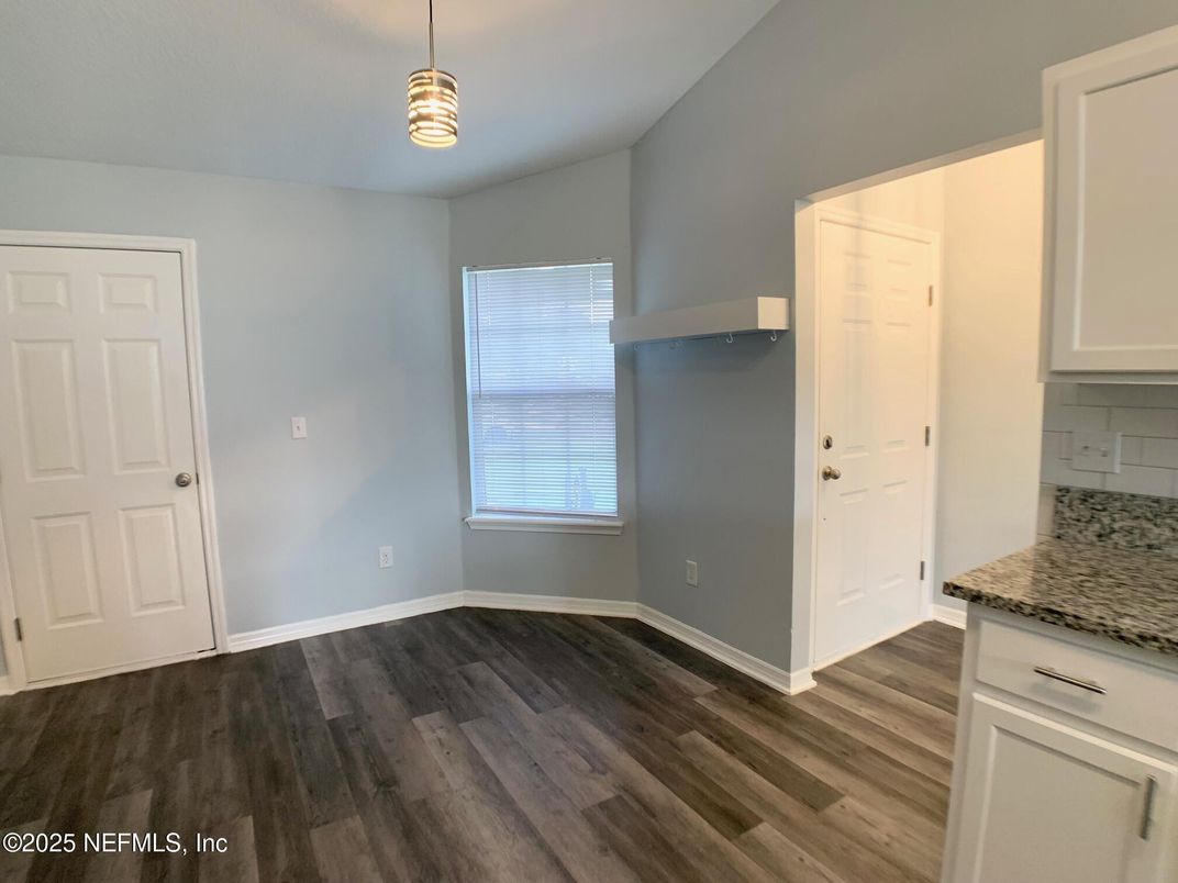 Empty room, Interior, Pendant Lights, Wood Texture Flooring