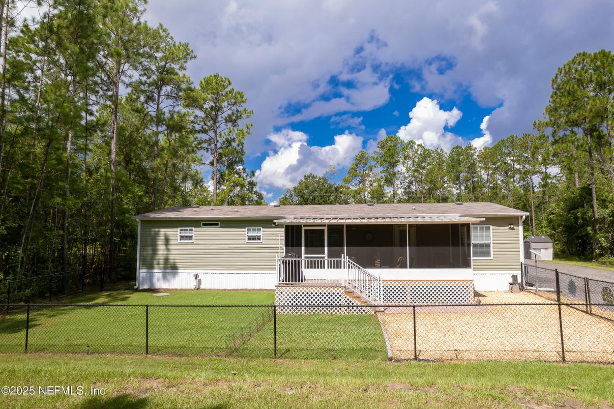 Backyard, Exterior