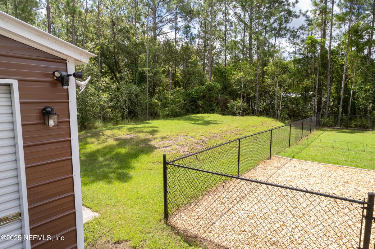 Backyard, Exterior