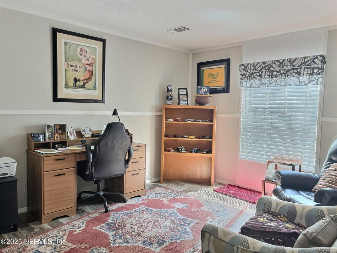 Home Office, Interior