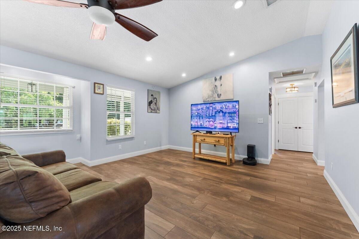 Interior, Recessed Lighting, Wood Texture Flooring