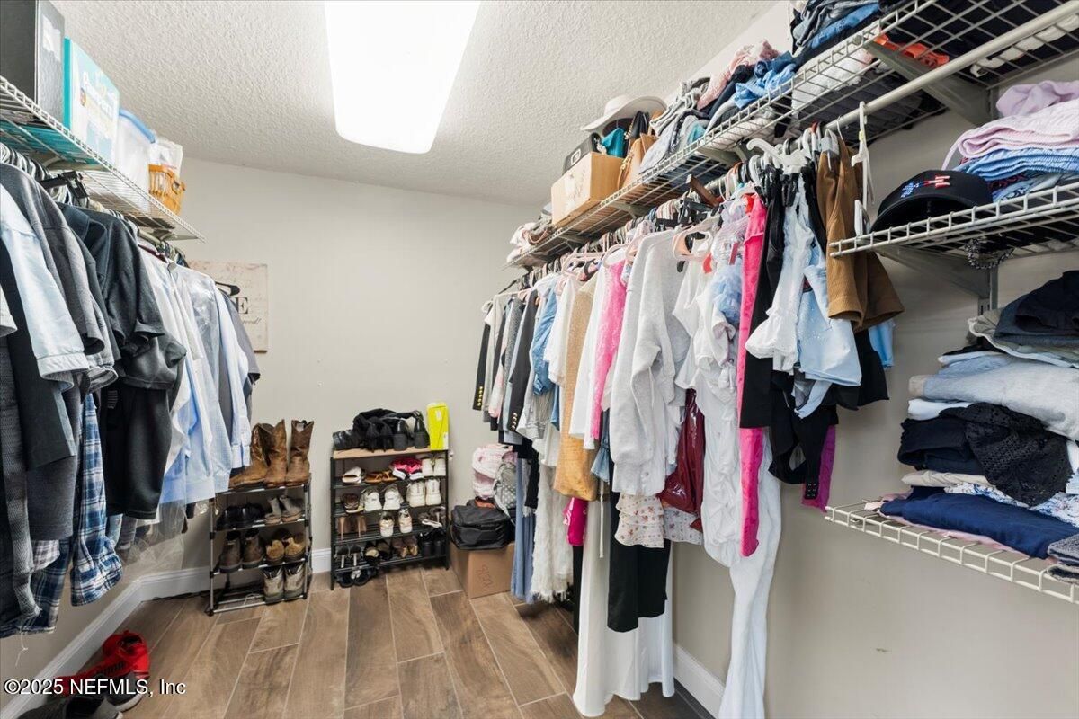 Interior, Walk-in Closets, Wood Texture Flooring