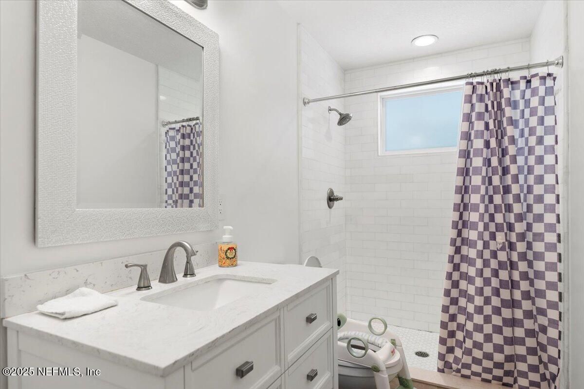 Bathroom, Interior, Recessed Lighting