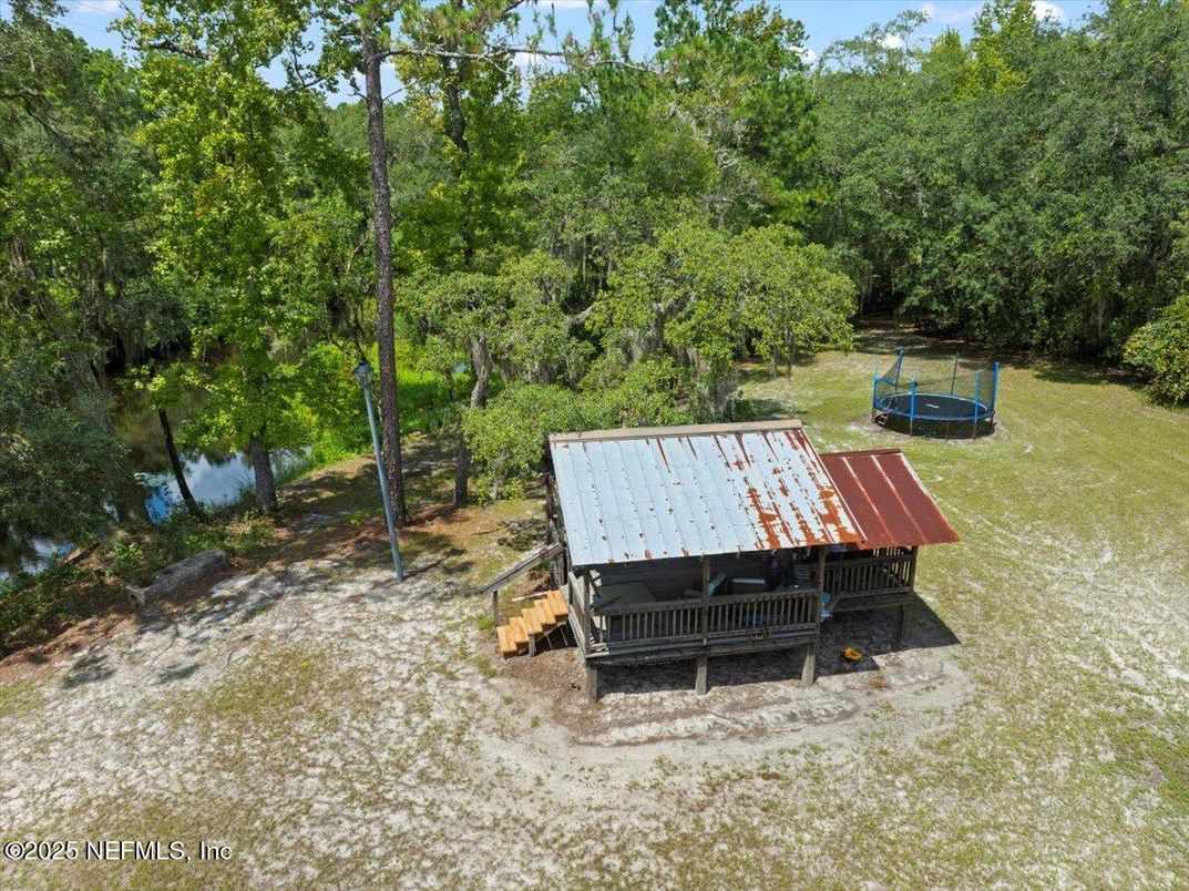 Backyard, Exterior