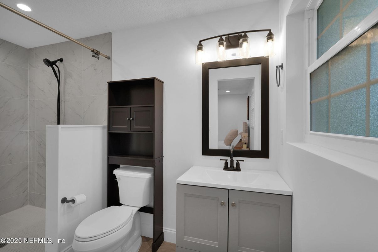 Bathroom, Interior, Marble Walls, Recessed Lighting