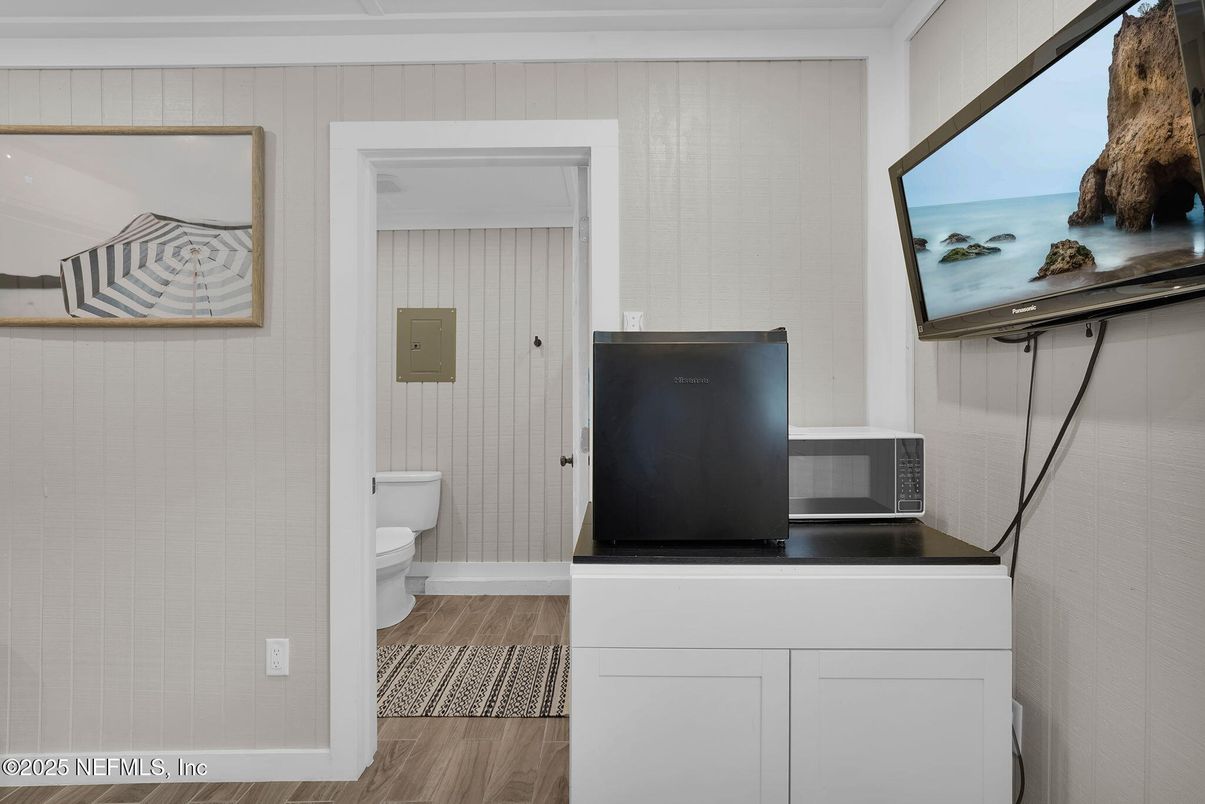 Bathroom, Interior, Water, Wood Texture Flooring