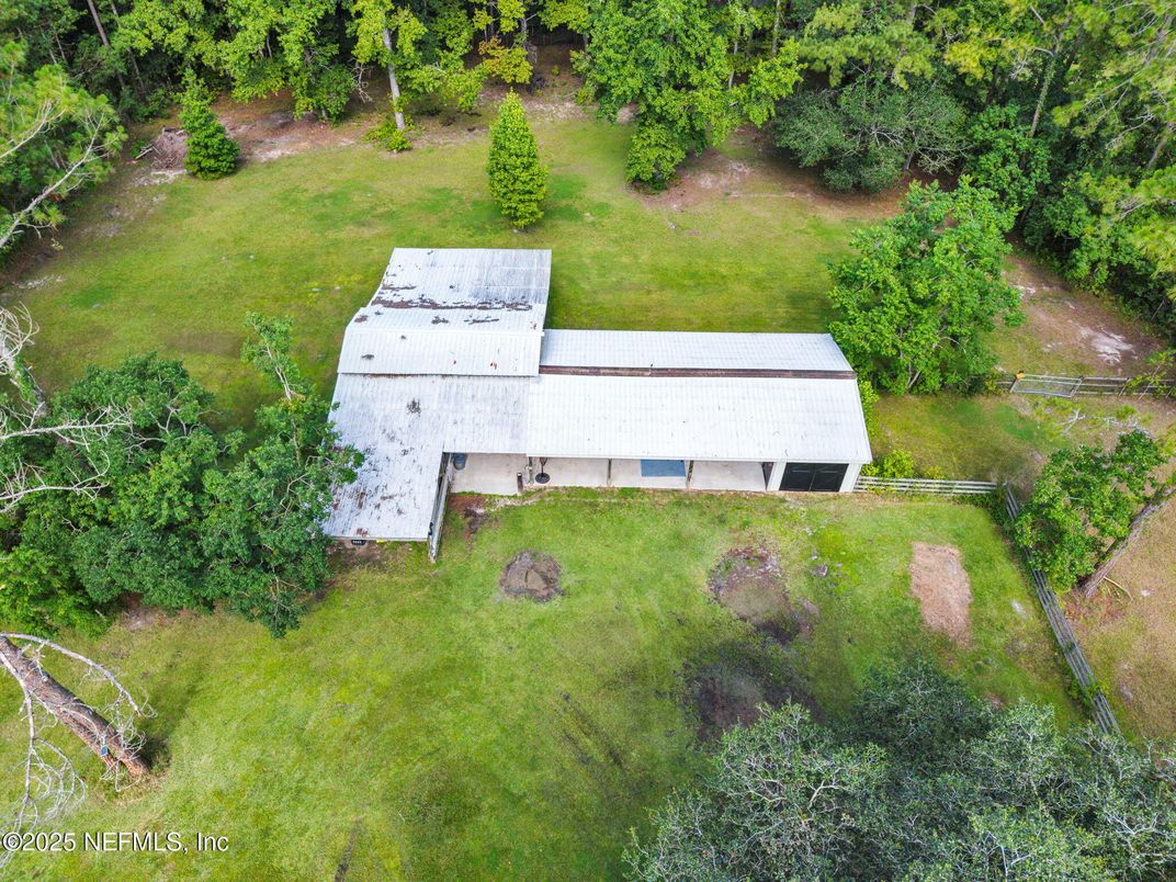 Exterior, Drone