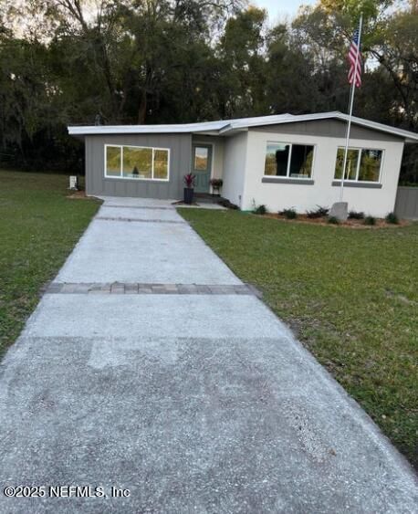 Backyard, Exterior, Facade, Ranch