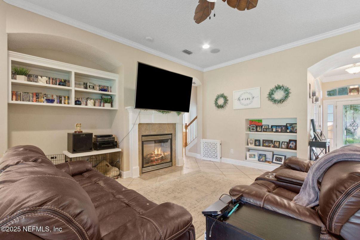 Fireplace, Interior, Living room, Recessed Lighting
