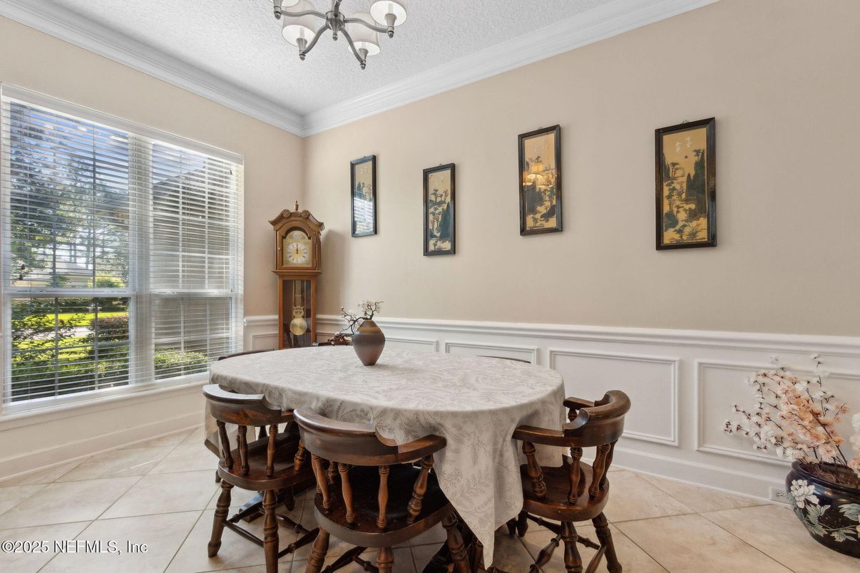 Chandelier, Dining room, Interior