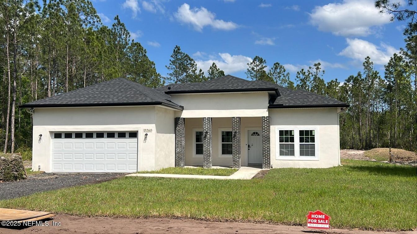 Attached, Exterior, Facade, Ranch