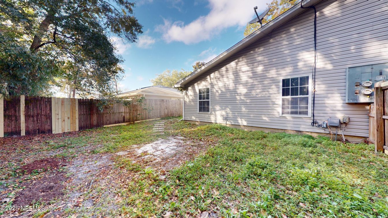 Backyard, Exterior