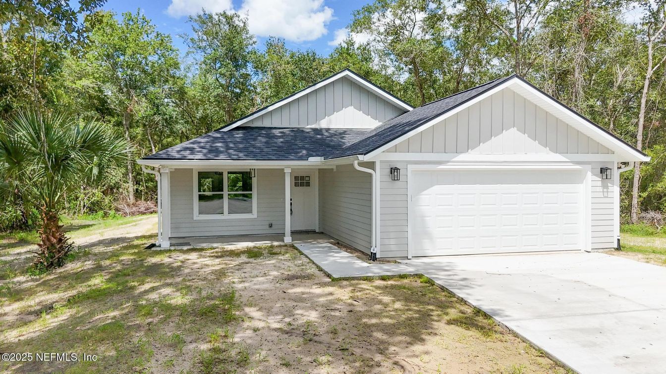 Attached, Exterior, Facade, Ranch