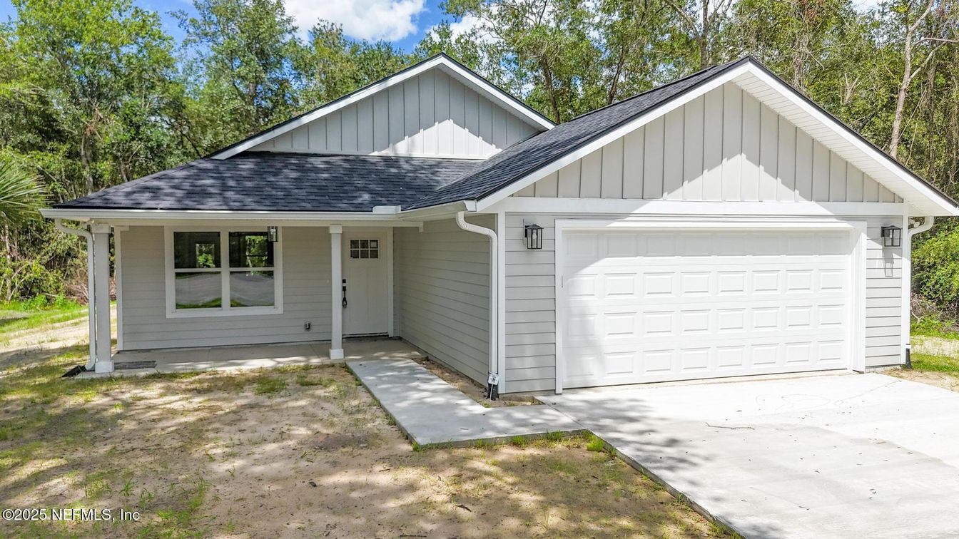 Attached, Exterior, Facade, Ranch