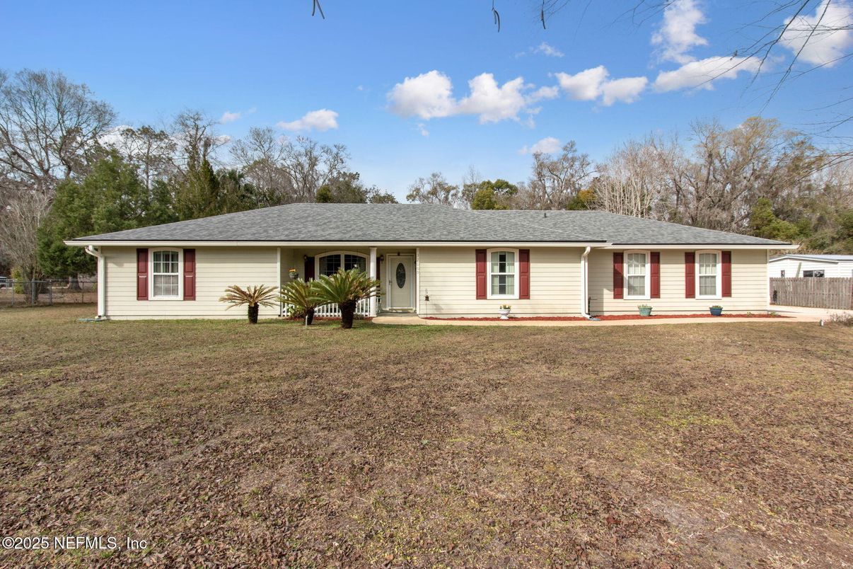 Backyard, Exterior, Facade, Ranch