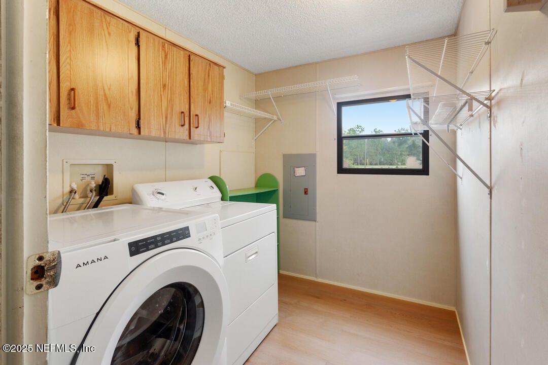 Interior, Washer, Wood Texture Flooring