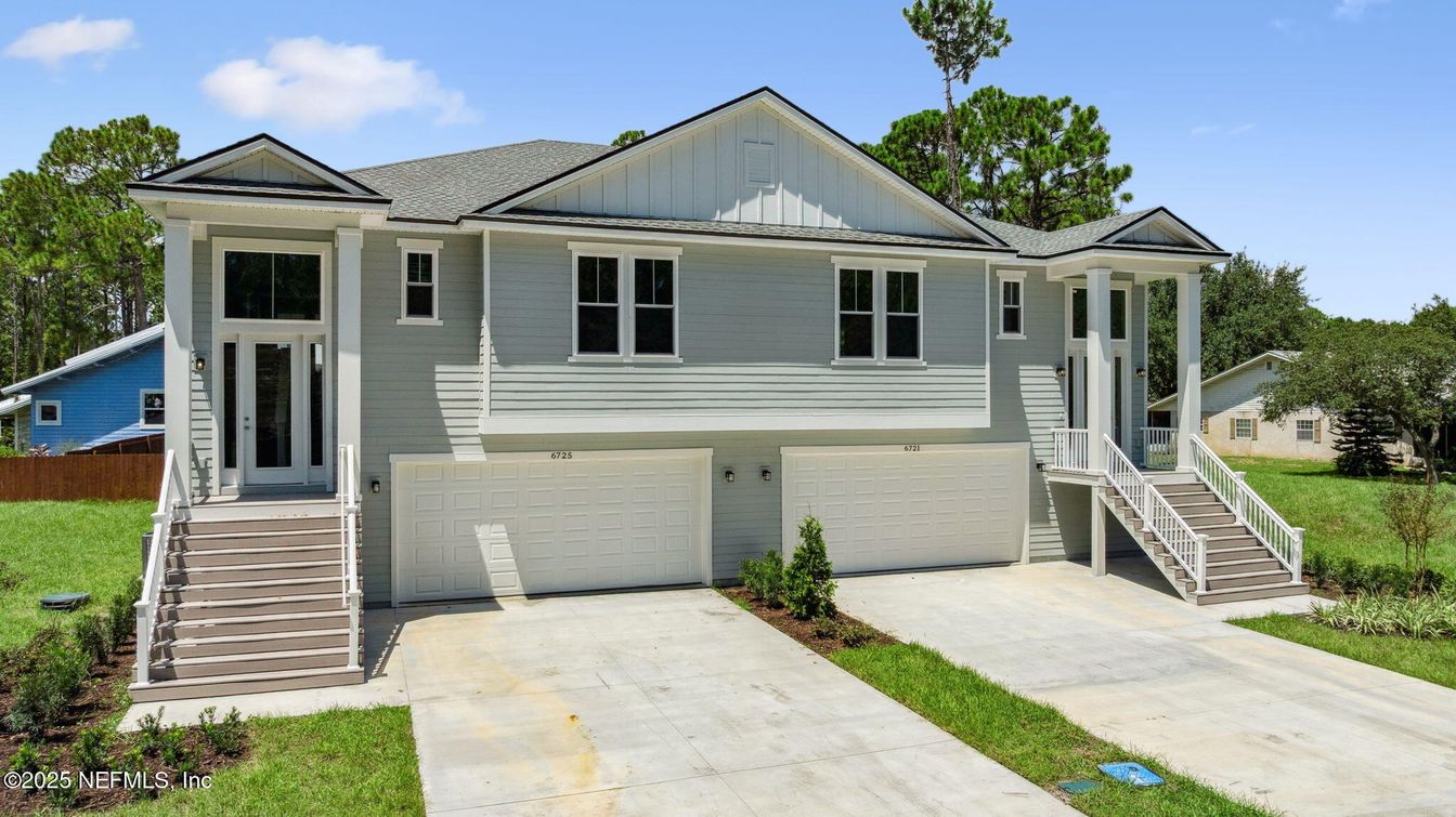 Attached, Exterior, Facade, Raised Ranch