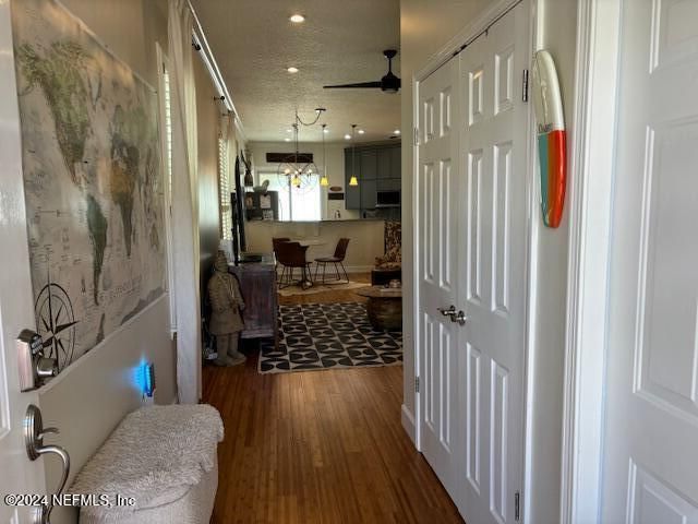 Dining room, Interior, Kitchen, Pendant Lights, Recessed Lighting, Wood Texture Flooring