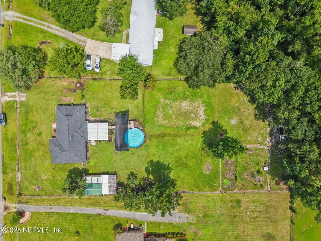Exterior, Drone