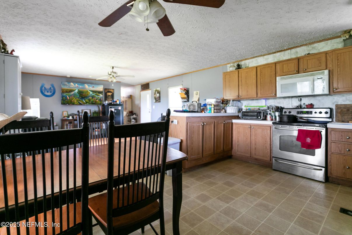 Dining room, Interior, Kitchen, Stainless Steel Appliances