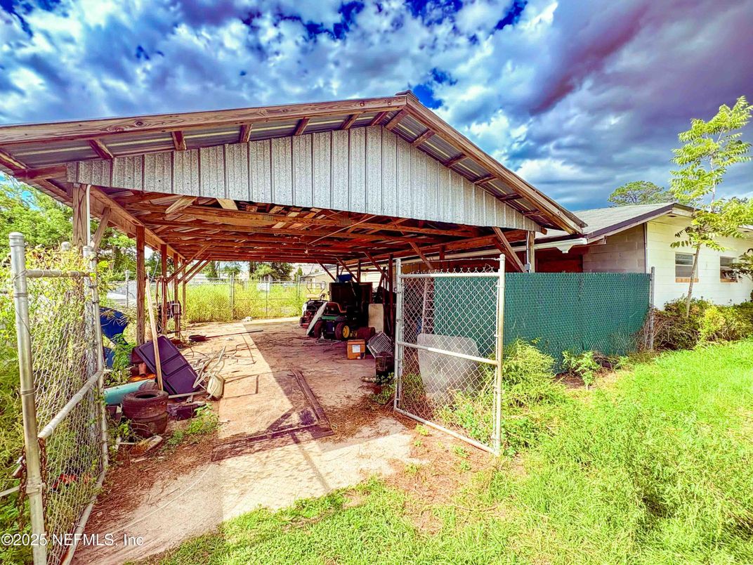 Backyard, Exterior