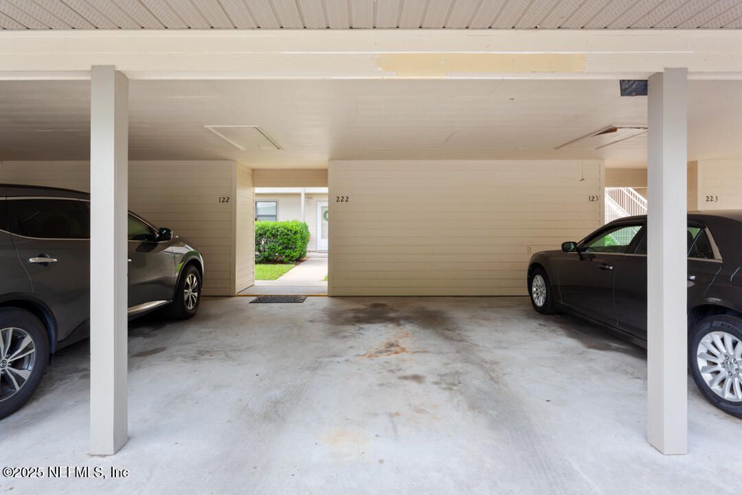 Exterior, Garage
