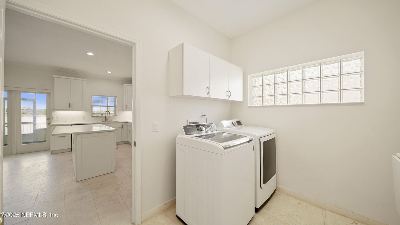 Interior, Kitchen, Recessed Lighting, Washer
