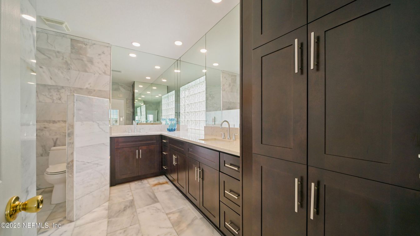 Bathroom, Interior, Marble, Marble Walls, Recessed Lighting