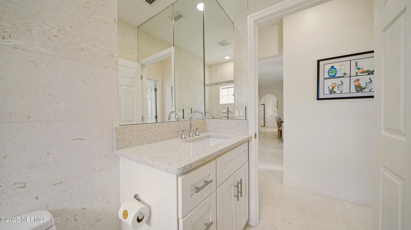 Bathroom, Dual Sink Vanities, Interior, Recessed Lighting