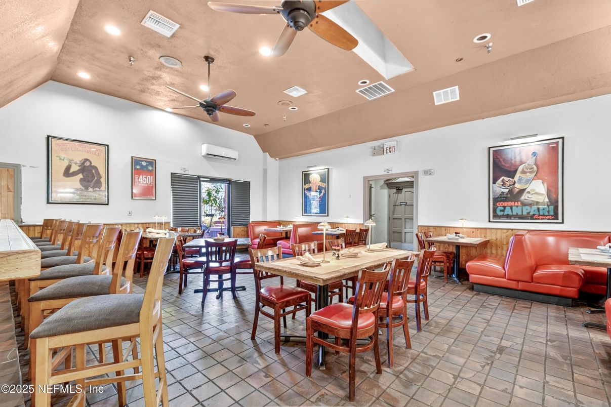 Dining room, Interior, Recessed Lighting