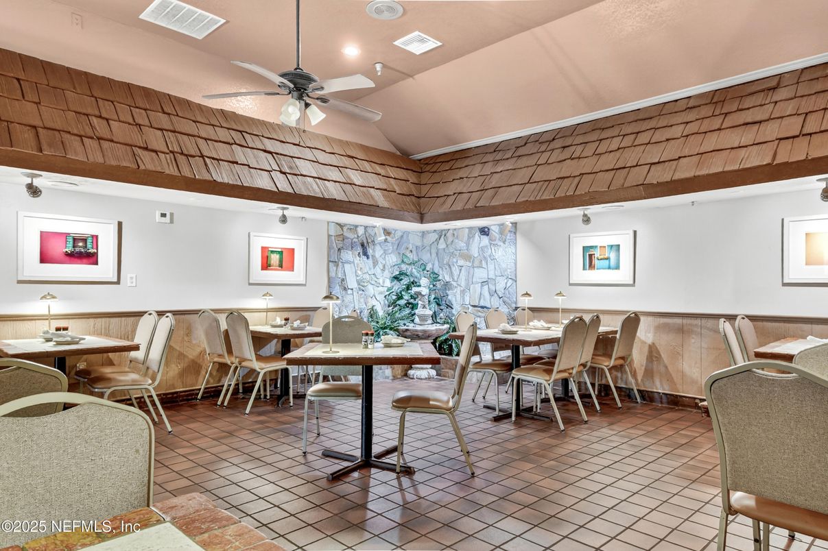 Dining room, Interior, Recessed Lighting