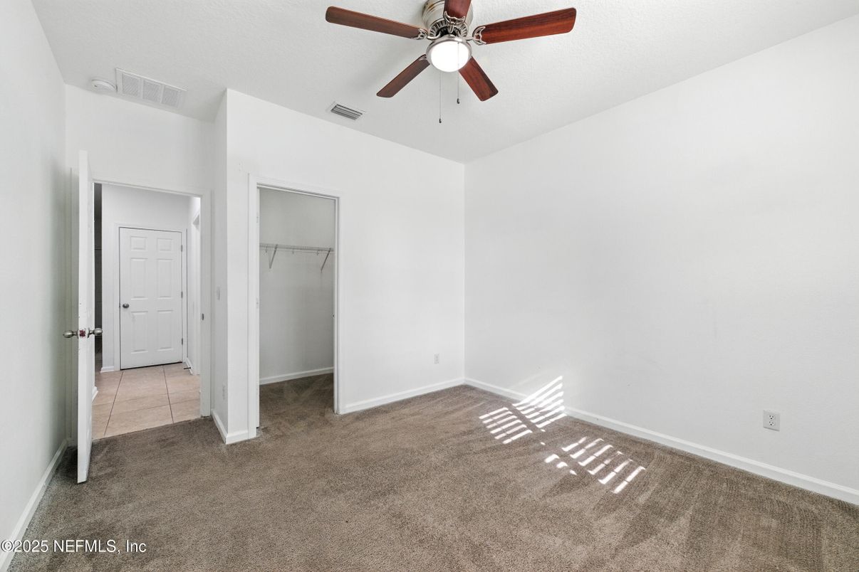 Empty room, Interior, Walk-in Closets