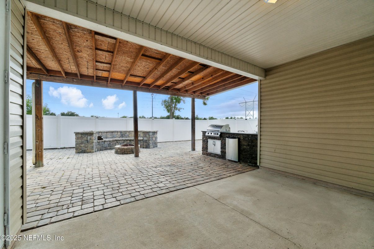 Exterior, Outdoor Kitchen