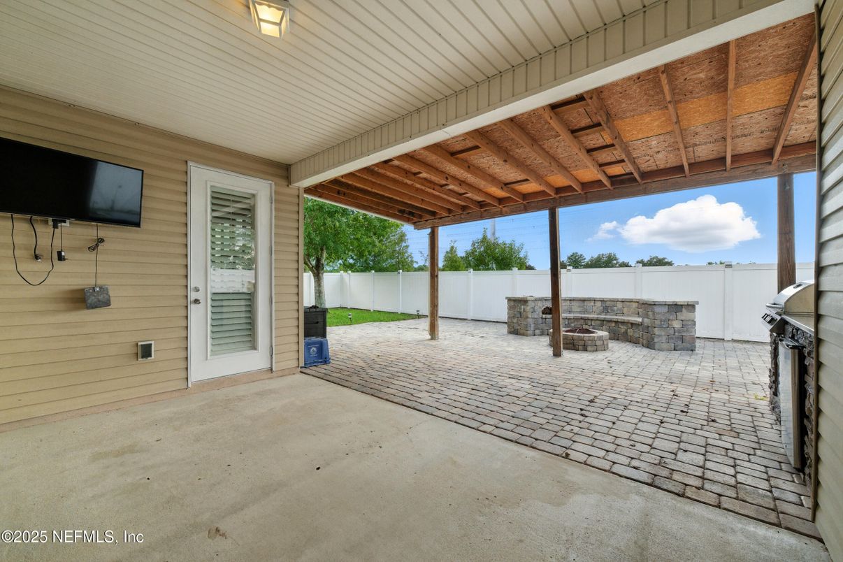 Exterior, Outdoor Kitchen