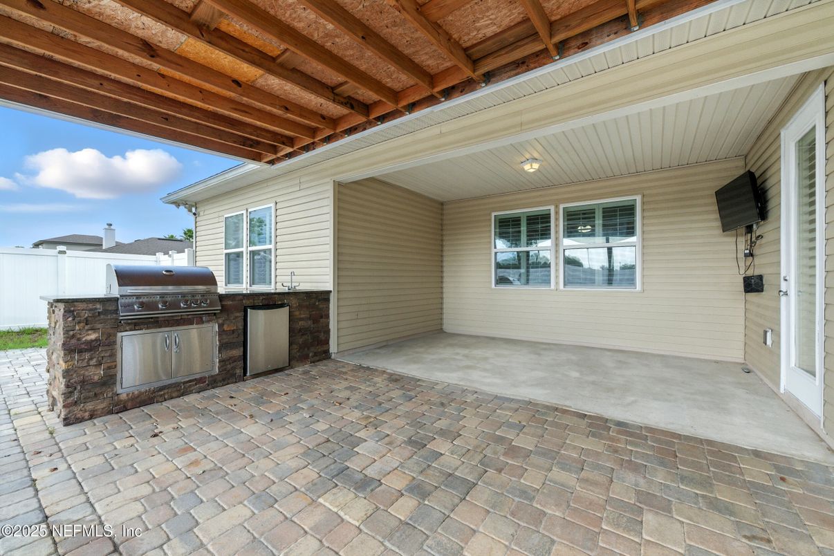 Exterior, Outdoor Kitchen