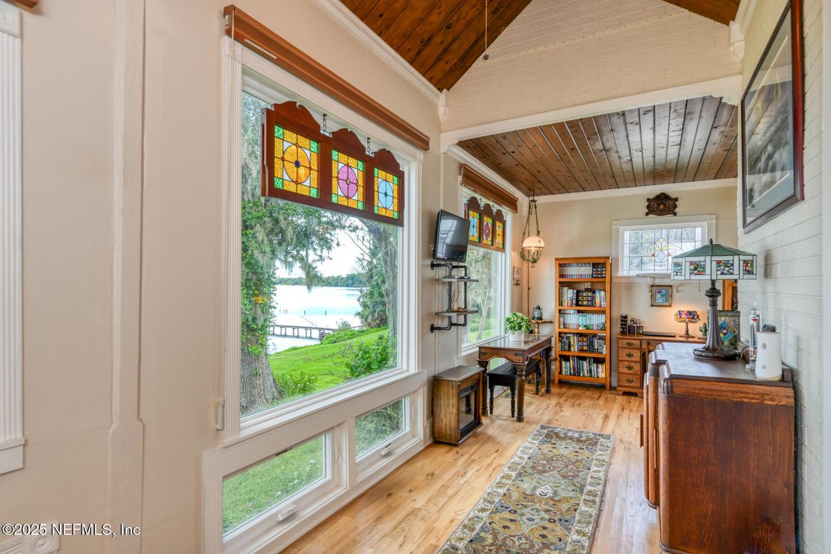 Interior, Pendant Lights, Wooden Beams, Wooden Ceilings, Wood Texture Flooring