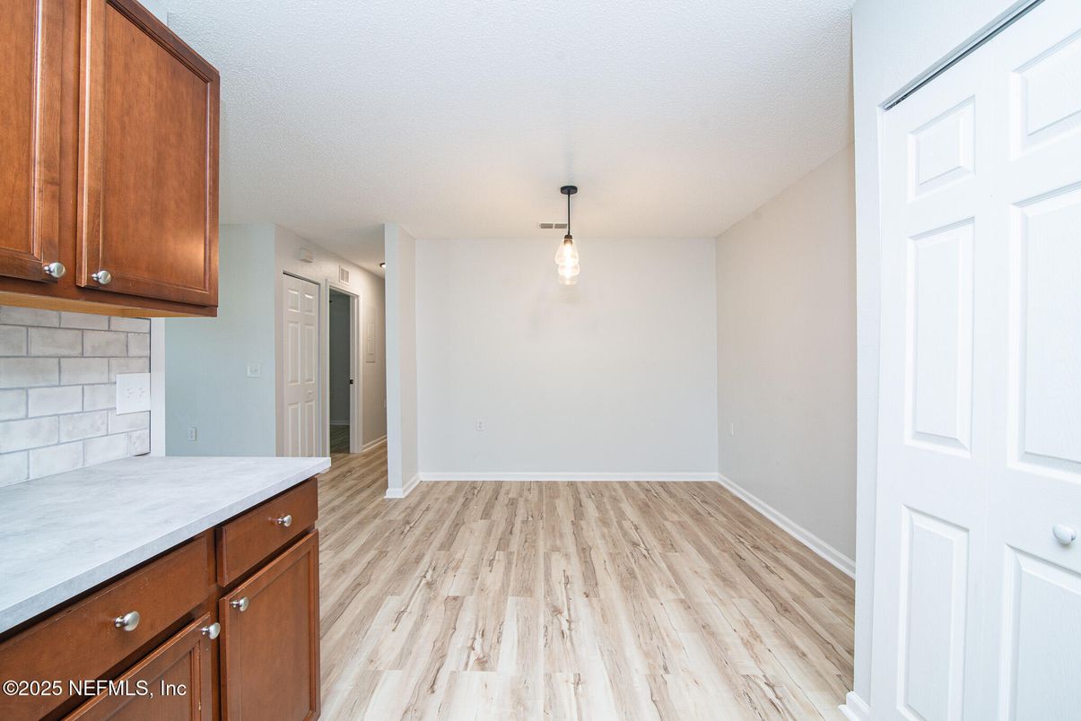 Empty room, Interior, Pendant Lights, Wood Texture Flooring