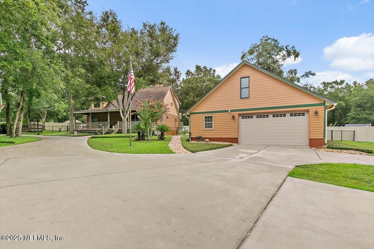 Attached, Exterior, Facade, Log Home