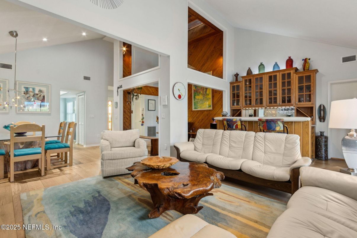 Dining room, Interior, Living room, Pendant Lights, Recessed Lighting, Wood Texture Flooring