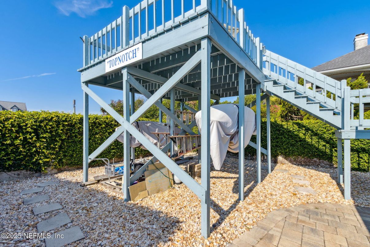 Backyard, Exterior