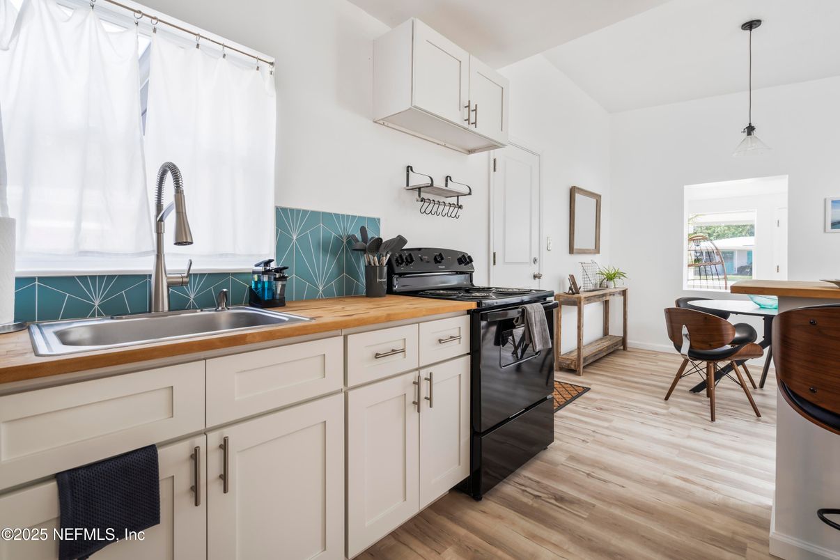 Interior, Kitchen, Pendant Lights, Wood Texture Flooring