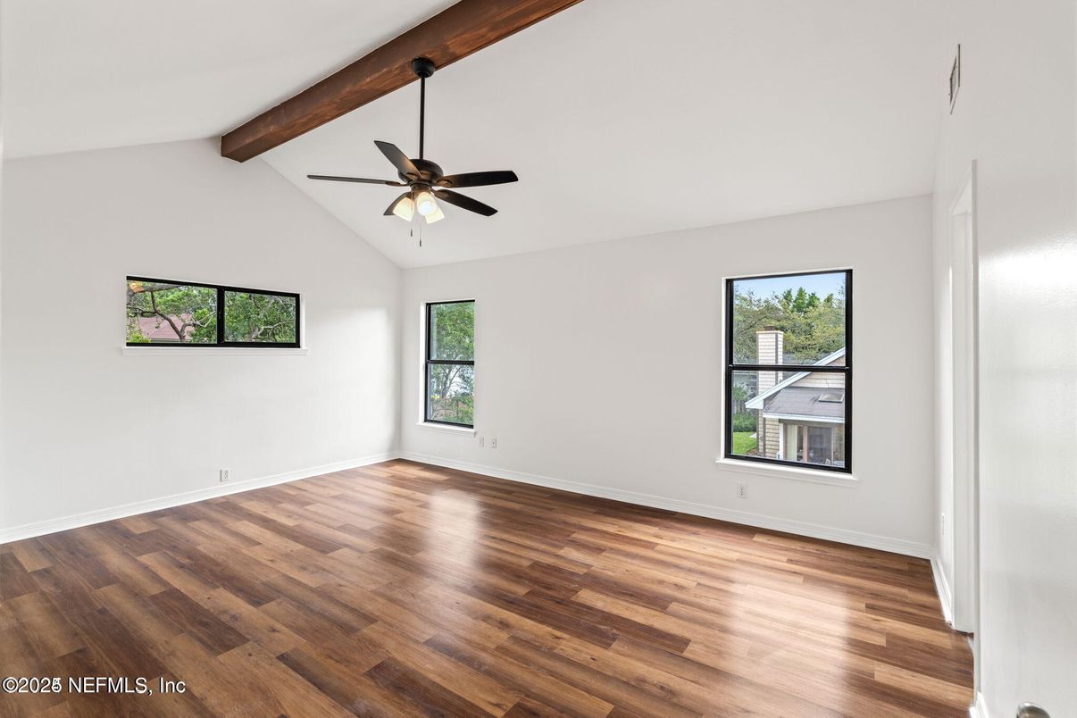 Empty room, Interior, Wooden Beams, Wood Texture Flooring