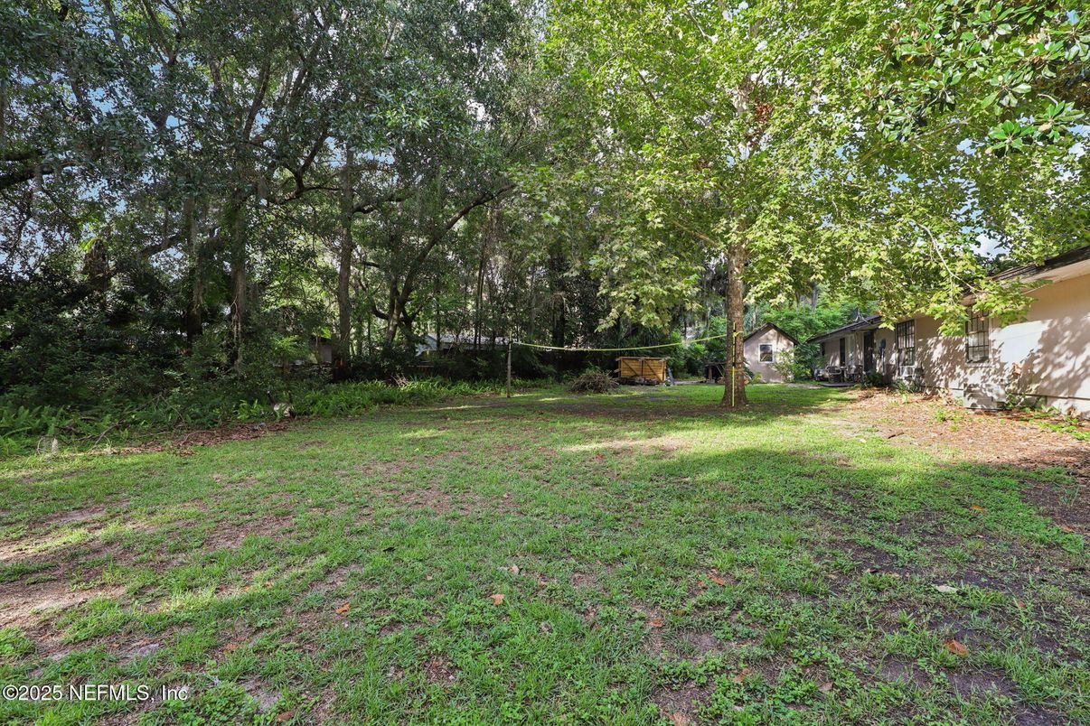 Backyard, Exterior
