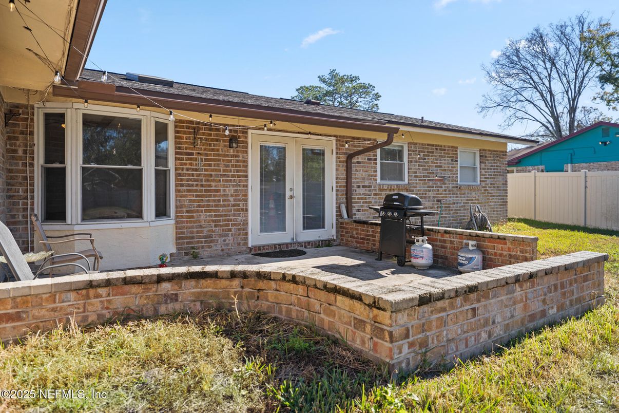 Exterior, Outdoor Kitchen