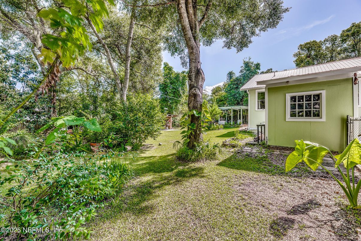 Backyard, Exterior