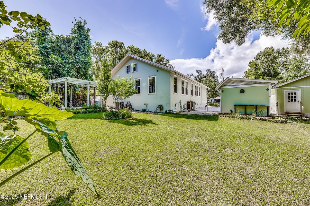 Backyard, Exterior