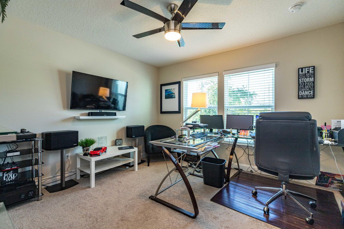 Home Office, Interior