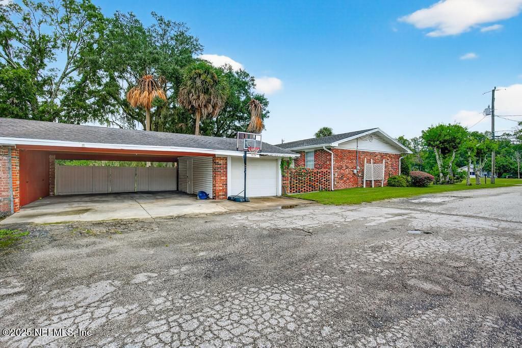 Backyard, Exterior