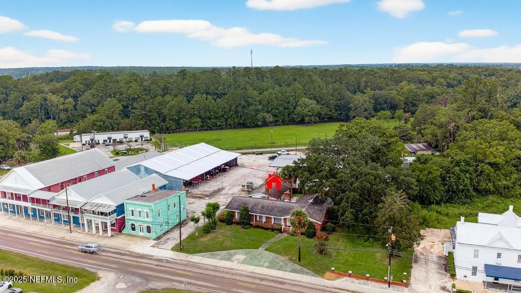 Exterior, Drone