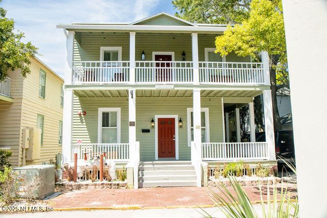 Exterior, Facade, American Foursquare
